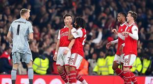 不仅带领队 不仅带领队